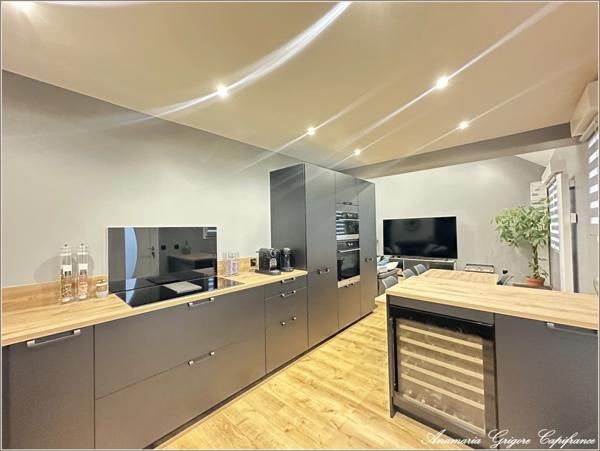 Courville-Sur-Eure, maison de plain pied, renovée entierement - 2 ( possibilité d'une 3eme) chambres, terrain clos de 2428 m²