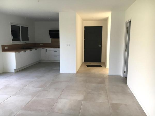 Habitation de plain pied   139.42m²    456000 FAI