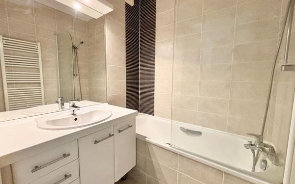 Appartement à vendre    2 pièces • 49,95 m2 Lyon 3