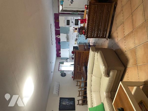 Dans un quartier calme,  villa de plain-pied d'une surface habitable de 95m².
Terrain  602m²