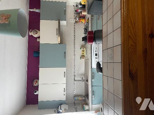 Dans un quartier calme,  villa de plain-pied d'une surface habitable de 95m².
Terrain  602m²