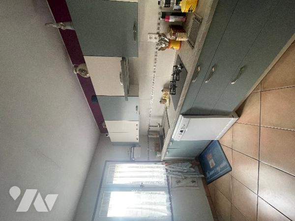 Dans un quartier calme,  villa de plain-pied d'une surface habitable de 95m².
Terrain  602m²