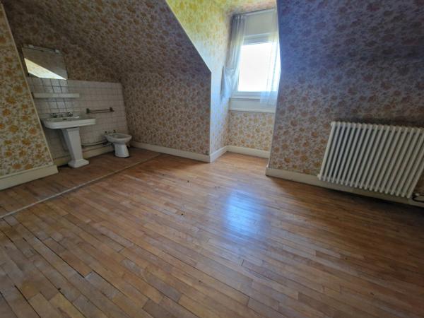 MAISON T9 avec LOCAL à vendre Axe NANCY / EPINAL - MAISON avec TERRASSE, GARAGE et TERRAIN