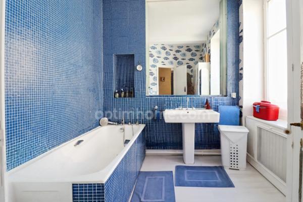 Maison Familiale de Caractère de 265 m² - 10 pièces - 5 chambres - 1 Garage - terrain 1617 m² - MAGNAC LAVAL (87)