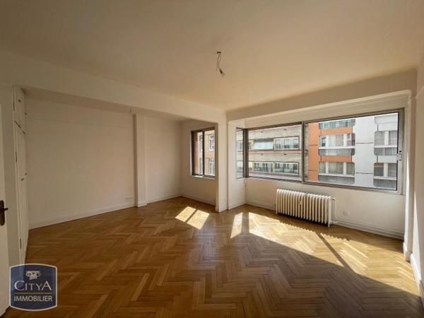 Appartement à louer 2 pièces 56.5m²
