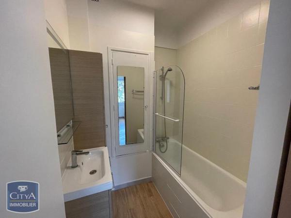 Appartement à louer 2 pièces 56.5m²