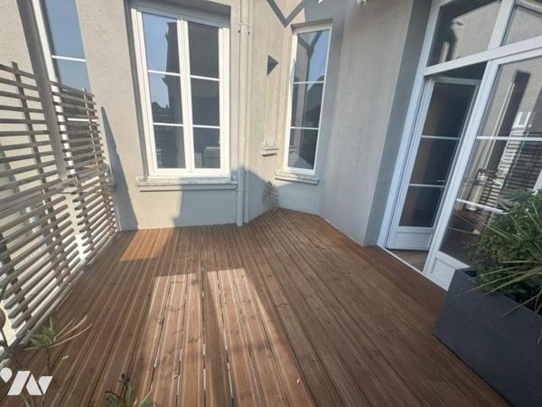 BEL IMMEUBLE DE CENTRE VILLE RENOVE