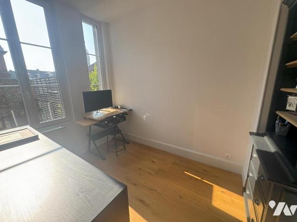 BEL IMMEUBLE DE CENTRE VILLE RENOVE