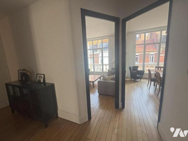 BEL IMMEUBLE DE CENTRE VILLE RENOVE