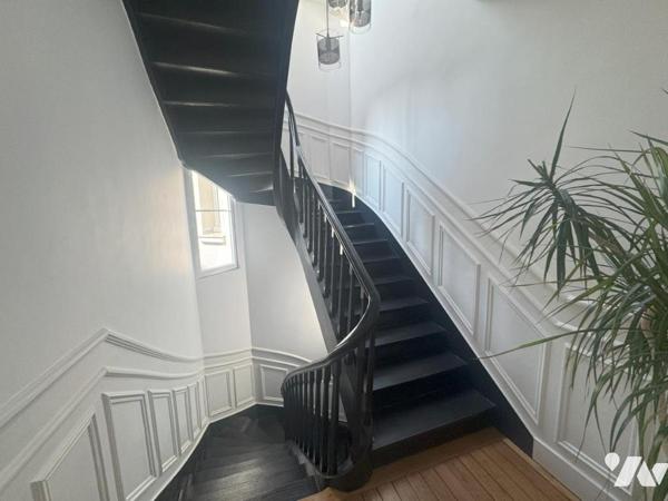 BEL IMMEUBLE DE CENTRE VILLE RENOVE