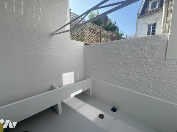 BEL IMMEUBLE DE CENTRE VILLE RENOVE