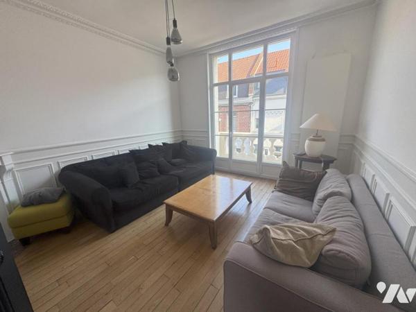 BEL IMMEUBLE DE CENTRE VILLE RENOVE