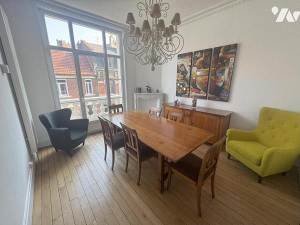 BEL IMMEUBLE DE CENTRE VILLE RENOVE