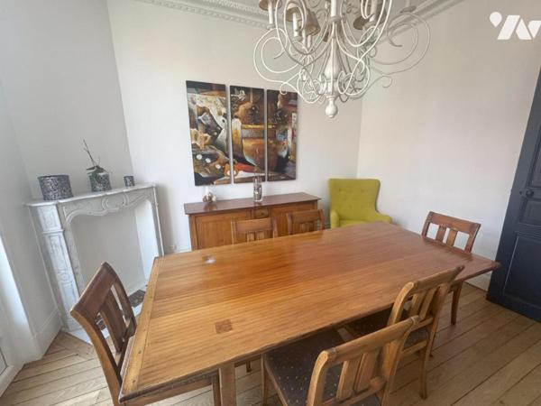 BEL IMMEUBLE DE CENTRE VILLE RENOVE