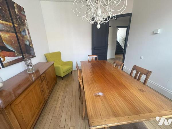 BEL IMMEUBLE DE CENTRE VILLE RENOVE