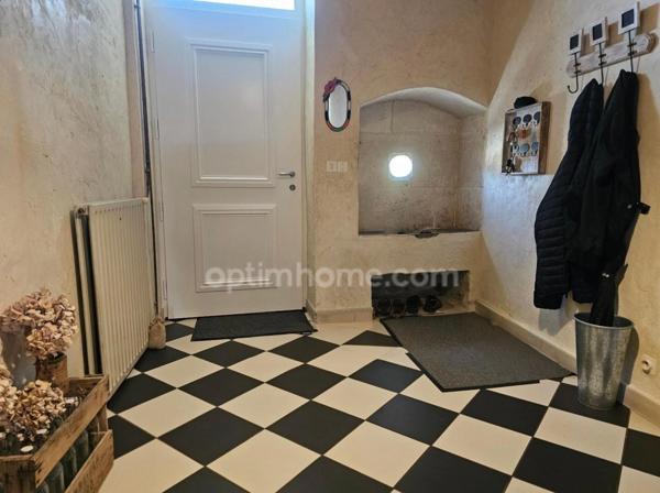 Maison charentaise de 232 m², 6 chambres, un bureau, piscine et un garage de 90 m² LINARS (16)