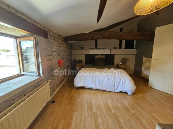 Maison charentaise de 232 m², 6 chambres, un bureau, piscine et un garage de 90 m² LINARS (16)