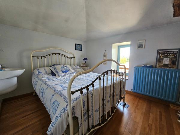 Maison charentaise de 232 m², 6 chambres, un bureau, piscine et un garage de 90 m² LINARS (16)