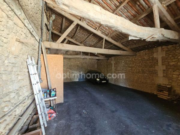 Maison charentaise de 232 m², 6 chambres, un bureau, piscine et un garage de 90 m² LINARS (16)