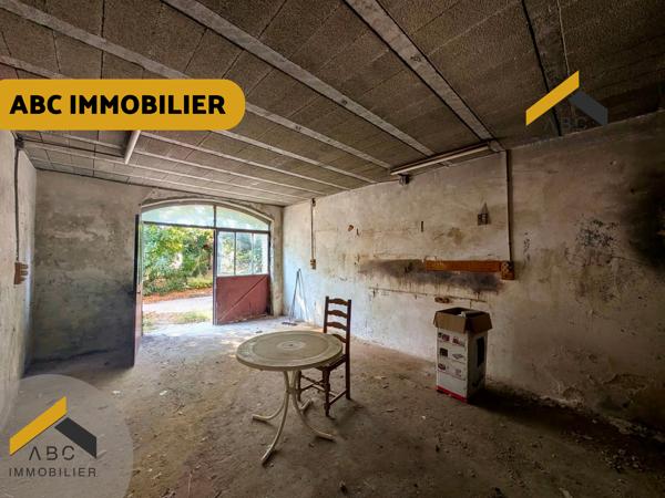 MAS DE CARACTÈRE À RÉNOVER - 110 M2