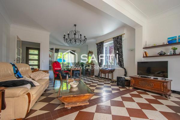 Maison T6 de 174m2 et garage sur parcelle de 1000m2