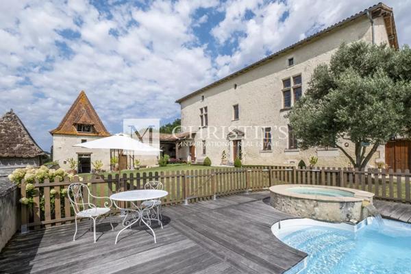 A vendre Beau logis du 16ieme, entiérement rénové