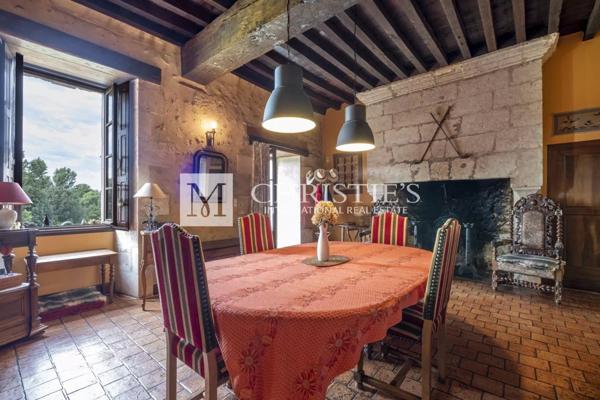 A vendre Beau logis du 16ieme, entiérement rénové