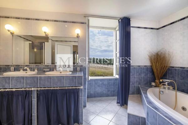 A vendre Beau logis du 16ieme, entiérement rénové