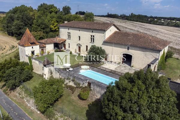 A vendre Beau logis du 16ieme, entiérement rénové