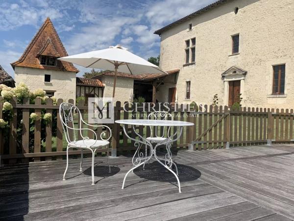 A vendre Beau logis du 16ieme, entiérement rénové