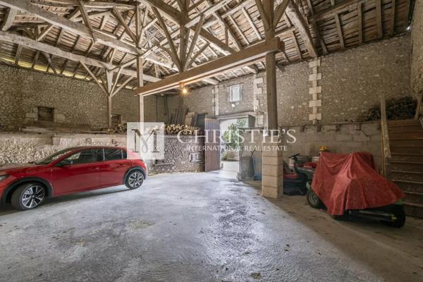 A vendre Beau logis du 16ieme, entiérement rénové