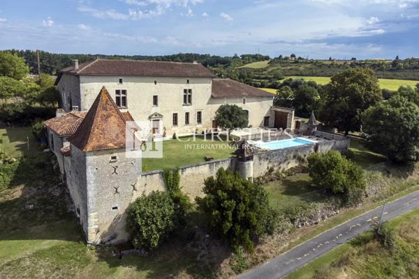 A vendre Beau logis du 16ieme, entiérement rénové