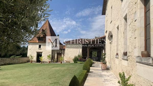 A vendre Beau logis du 16ieme, entiérement rénové