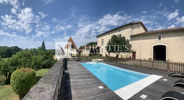 A vendre Beau logis du 16ieme, entiérement rénové