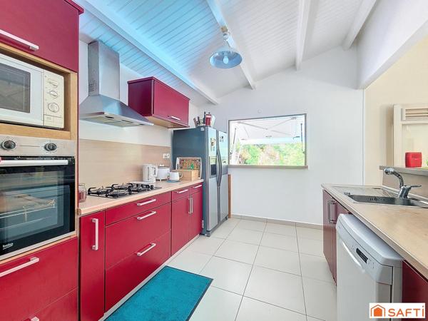 Maison familiale avec piscine – Lamentin, limite Baie-Mahault