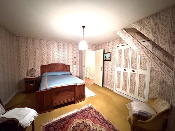 À vendre - Maison individuelle, 8 pièces située à Saint-Maur-des-Fossés (94100)