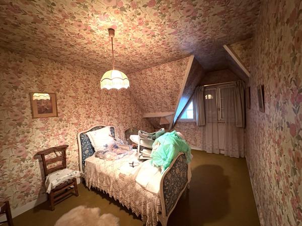 À vendre - Maison individuelle, 8 pièces située à Saint-Maur-des-Fossés (94100)