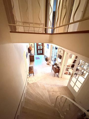 À vendre - Maison individuelle, 8 pièces située à Saint-Maur-des-Fossés (94100)