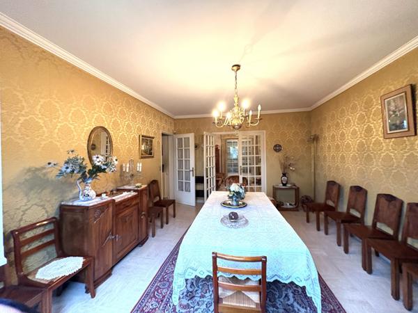 À vendre - Maison individuelle, 8 pièces située à Saint-Maur-des-Fossés (94100)