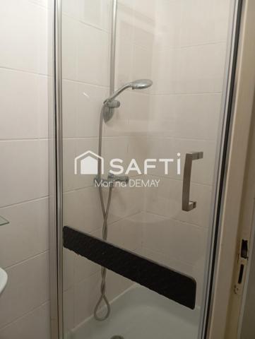 Coup de cœur assuré –  Studio 21 m² au pied du centre-ville, à 5 min de la gare, avec cour et grande cave à velos