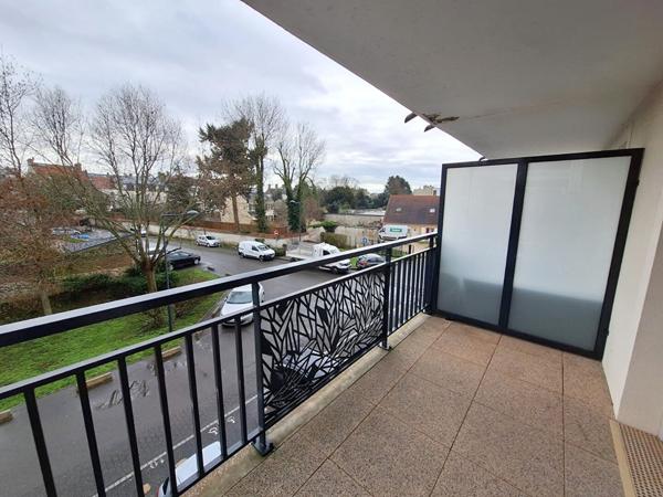 PROCHE GARE, APPARTEMENT 2 PIECES DE 39,65 M², UNE CHAMBRE, COIN CUISINE AMENAGEE, BALCON, UNE PLACE DE PARKING