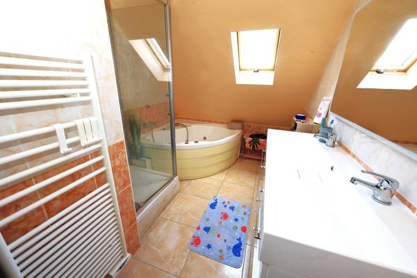 Maison de 112 m² habitables 5 chambres, parfait état