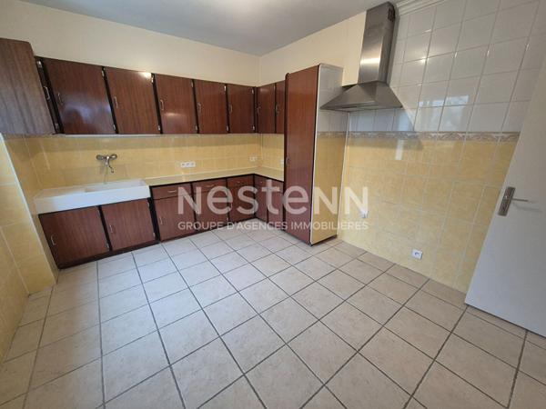 Maison familiale de 174 m² avec partie louée, située dans le bourg de Sulniac