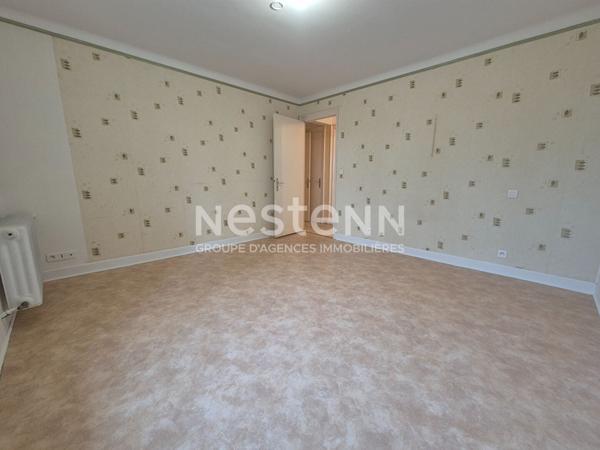 Maison familiale de 174 m² avec partie louée, située dans le bourg de Sulniac