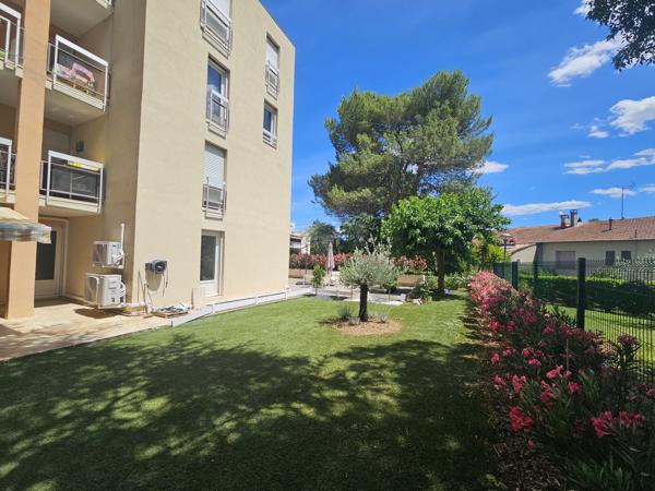 Appartement
         4 pièces
        - 82 m² Exclusivité 348 000 € *