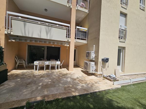 Appartement
         4 pièces
        - 82 m² Exclusivité 348 000 € *