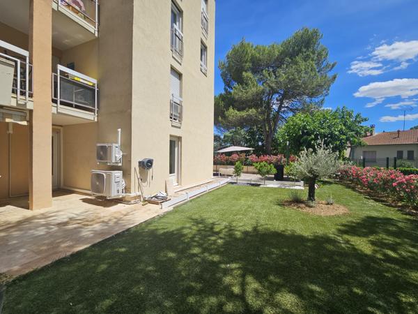 Appartement
         4 pièces
        - 82 m² Exclusivité 348 000 € *