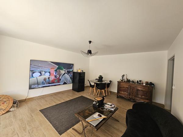 Appartement
         4 pièces
        - 82 m² Exclusivité 348 000 € *