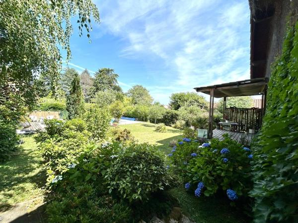 Maison d'architecte 4 ch sur sous sol avec piscine