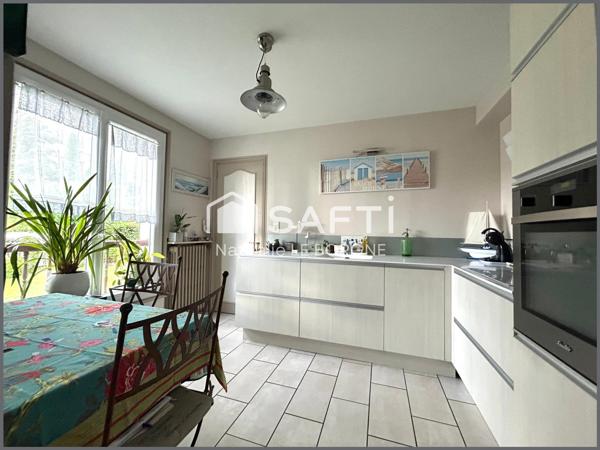 Maison d'architecte 4 ch sur sous sol avec piscine